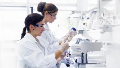 Vous aimez faire des expériences scientifiques, manipuler et travailler dans un laboratoire... Vous devriez donc essayer le baccalauréat...