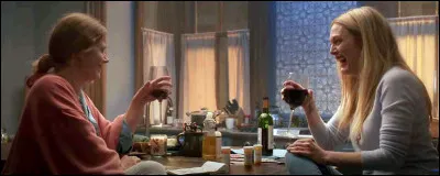 Un film sorti le 14 mai 2021 sur Netflix. Quel est ce film, qui est un thriller, réalisé par Joe Wright, dans lequel on peut voir Amy Adams, Anthony Mackie, Fred Hechinger, Julianne Moore, Gary Oldman et Jennifer Jason Leigh ?