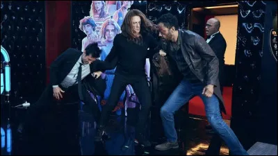 Un film sorti le 30 juillet 2021 sur Netflix. Quel est ce film, qui est une comédie d'action, réalisé par David Charhon, dans lequel on peut voir Jean-Claude Van Damme, Alban Ivanov, Samir Decazza, Patrick Timsit, Eric Judor et Miou-Miou ?