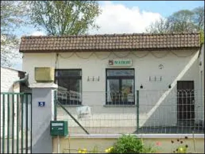 Village du Nord-Pas-de-Calais, dans l'arrondissement d'Arras, Nux-lès-Auxi se situe dans le département ...