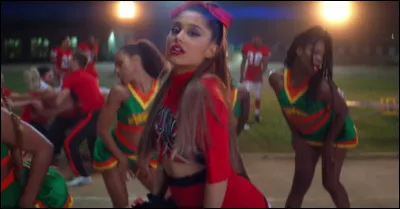 En 2018, la chanteuse Ariana Grande rejouait trois scènes cultes du film dans son clip "Thank U,Next". Laquelle ne figurait pas dedans ?