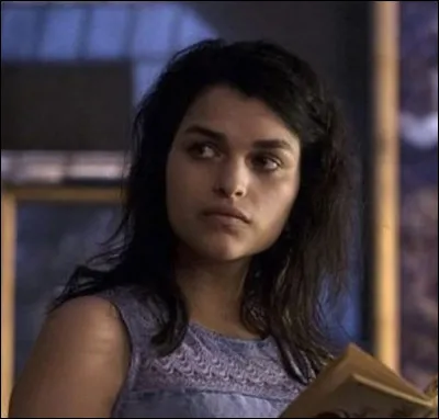 Qui interprète la petite amie de Jasper ?