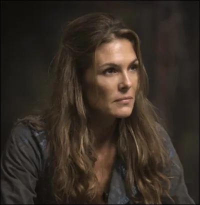 Qui a joué le rôle de la mère de Clarke ?