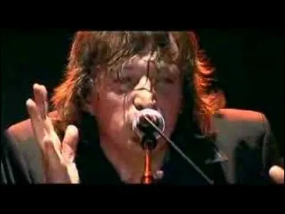 Dans le refrain de : "J'ai besoin d'amour", quel est le premier vers ?