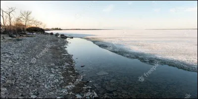 Dans quel pays le lac Winnipeg est-il situé ?