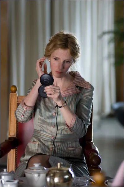 Dans quel film Sandrine Kiberlain joue-t-elle Suzanne Joubert ?