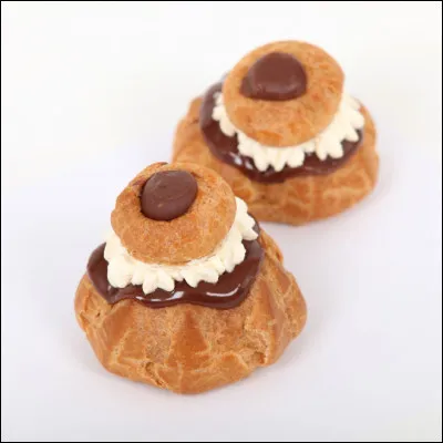 Cette pâtisserie a été réalisée pour la première fois à Paris vers 1856. Elle est similaire à celle du début du quiz, il s'agit...