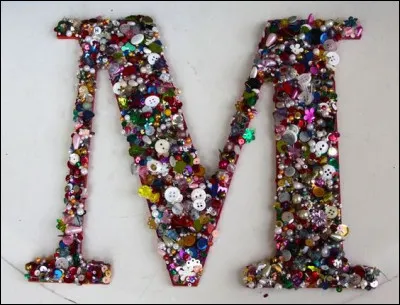 J'M Mongeville ! Dans la série policière, il est incarné par Francis Perrin. Quel est son prénom ?