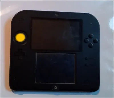 À quoi sert la touche représentée par le point jaune ?