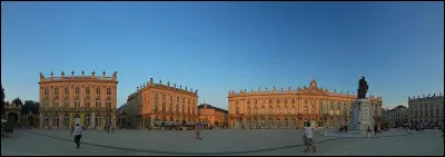 Comment s’appelle cette place ?