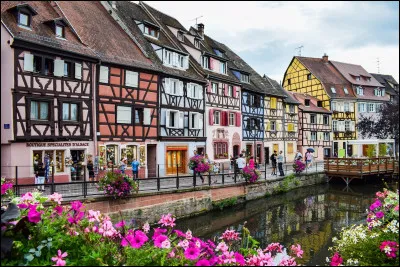 Le Haut-Rhin est situé dans le sud de l'Alsace.
