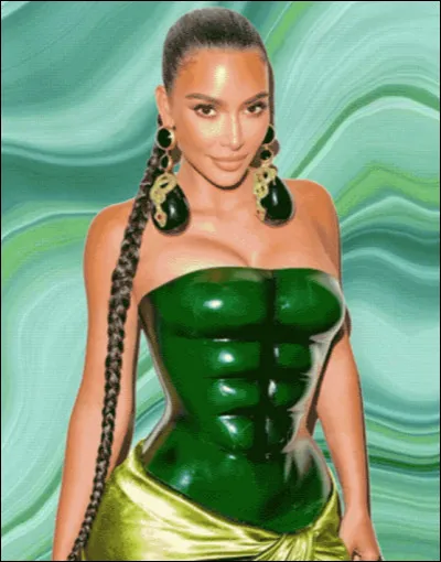 Quel est le nom de cette Kim, femme d'affaires, productrice, styliste et animatrice américaine qui opte pour une fine tresse d'une longueur démesurée ?