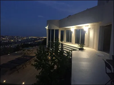 Dans quel département la commune de Saint-Laurent-du-Var est-elle située ?