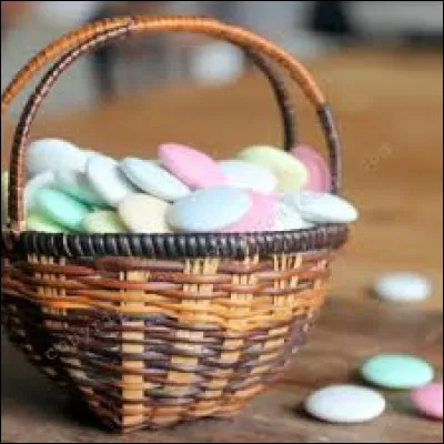 Quel sorcier de l'univers de "Harry Potter" est spécialisé dans la fabrication de dragées magiques ?