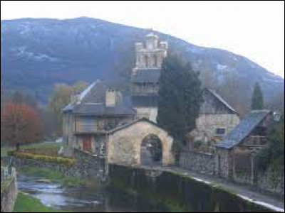 Notre balade quotidienne commence en Occitanie, à Audressein. Village de l'arrondissement de Saint-Girons, il se situe dans le département ...