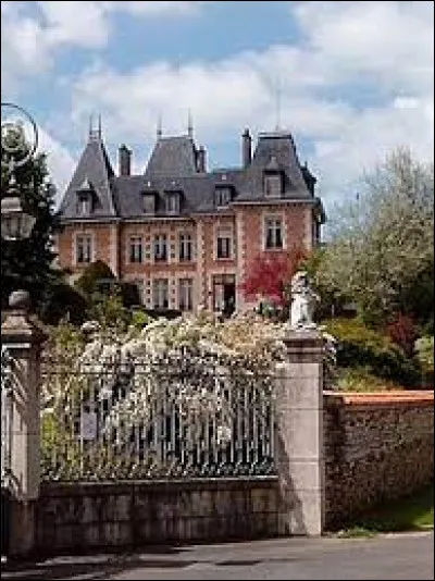 Je vous emmène dans le Grand-Est à la découverte du Clos Poincaré (résidence de Raymond Poincaré), à Sampigny. Village entre Commercy et Saint-Mihiel, il se situe dans le département ...