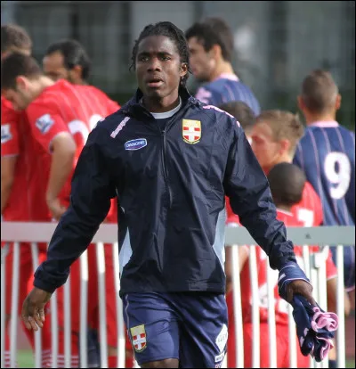 Dans quel club anglais Éric Tie Bi aurait-il pu signer en 2013 ? (Chris Powell coach de l'équipe en question déclare qu'il le veut, Éric fait un test concluant là-bas, mais décide de rester avec Évian)