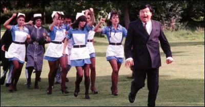 Comment s'appelle le générique comique et mythique de Benny Hill ?