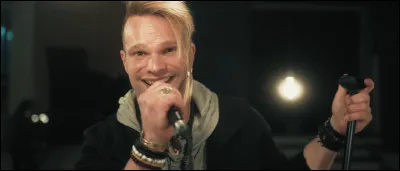 Complétez : 
"Und Kälte kriecht durch dein..."