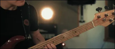 Complétez : 
"Oh, Rose im Winter, du leuchtest für..."