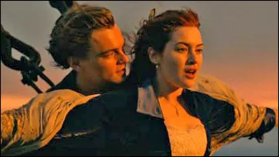 Qui réalisa le film le plus proche de l'histoire réelle, mettant en scène Rose, vieille dame de 100 ans, qui raconte son voyage à bord du paquebot, et son histoire d'amour avec Jack, un passager de 3è classe qui l'a sauvée du suicide ?