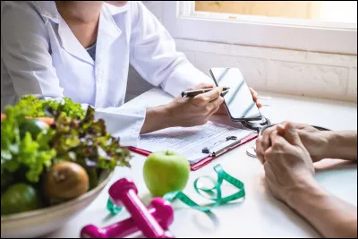 Comment appelle-t-on un médecin spécialisé dans la nutrition ?