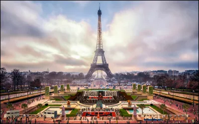 Quel nom donne-t-on à la ville de Paris ?