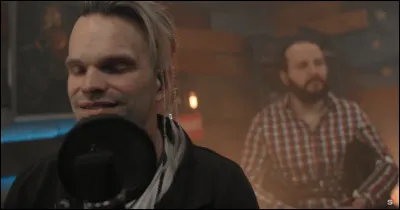 Complétez : 
"Hört Musik und tanzt..."