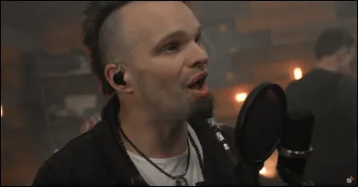 Complétez : 
"Ihr Lied erzählt von..."