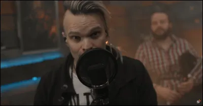 Complétez : 
"Erzählt von stillen..."