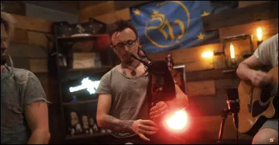 Complétez : 
"Und wir tanzen in dem..."