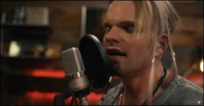 Complétez : 
"Sengend grüßt mich deine..."