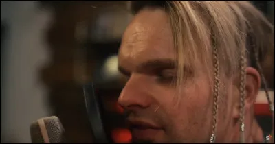 Complétez : 
"Sinnlich empfängt mich deine..."