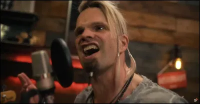 Complétez : 
"Es träumt mein Herz vom..."