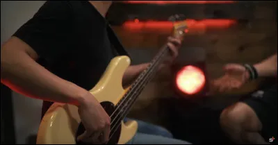 Complétez : 
"Lass uns tanzen eng umschlungen..."