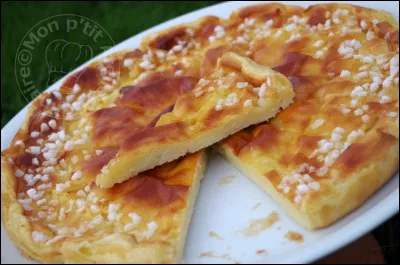 Quelle est cette galette des rois, confectionn&eacute;e avec une base de p&acirc;te &agrave; choux et qui fait penser &agrave; un flan apr&egrave;s la cuisson ?