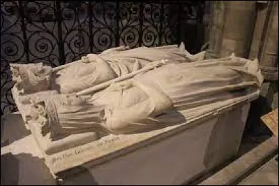 Qui est le fils aîné de Pépin le Bref et de Bertrade de Laon ?