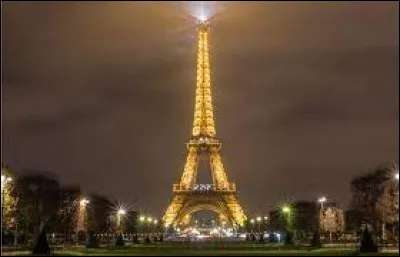 Quelle est la hauteur de la tour Eiffel, monument le plus haut de Paris ?