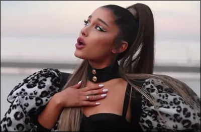 A-t-elle sorti une marque de cosmétiques ?