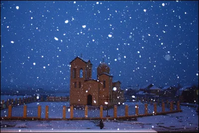 Quel est le nom de la guitare russe traditionnelle ?