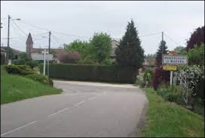 Petit tour dans le Grand-Est, à Manoncourt-en-Woëvre. Village de l'arrondissement de Toul, dans la plaine de la Woëvre, il se situe dans le département ...