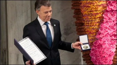 Quel président colombien a obtenu le prix Nobel de la paix en 2016 pour son action en faveur du processus de paix avec la guérilla des FARC ?