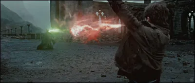 Quel Weasley est mort pendant la bataille de Poudlard ?