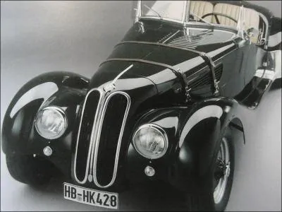 La BMW 328 Sportwagen ( l'essor de la firme bavaroise ) date de. .