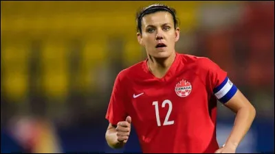 Pour quelle ville joue-t-elle ?