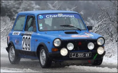 Quelle est cette petite auto de compétition dans les année 80 ?