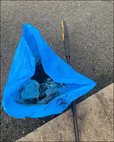 Mon copain Thierry aime ramasser les masques au sol durant ses promenades. Combien a-t-il ramassé de masques début 2022 dans une ville moyenne de 130 000 habitants sur 4 Km ?