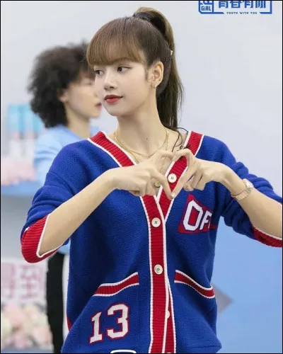 Elle a avoué en interview qu'elle préférait les hommes plus...