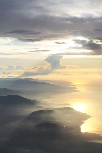 Dans lequel de ces pays le parti politique de l'Aube est-il en place ?