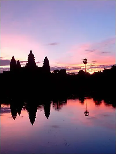 Dans quelle religion l'aube correspond-il à un vêtement ?